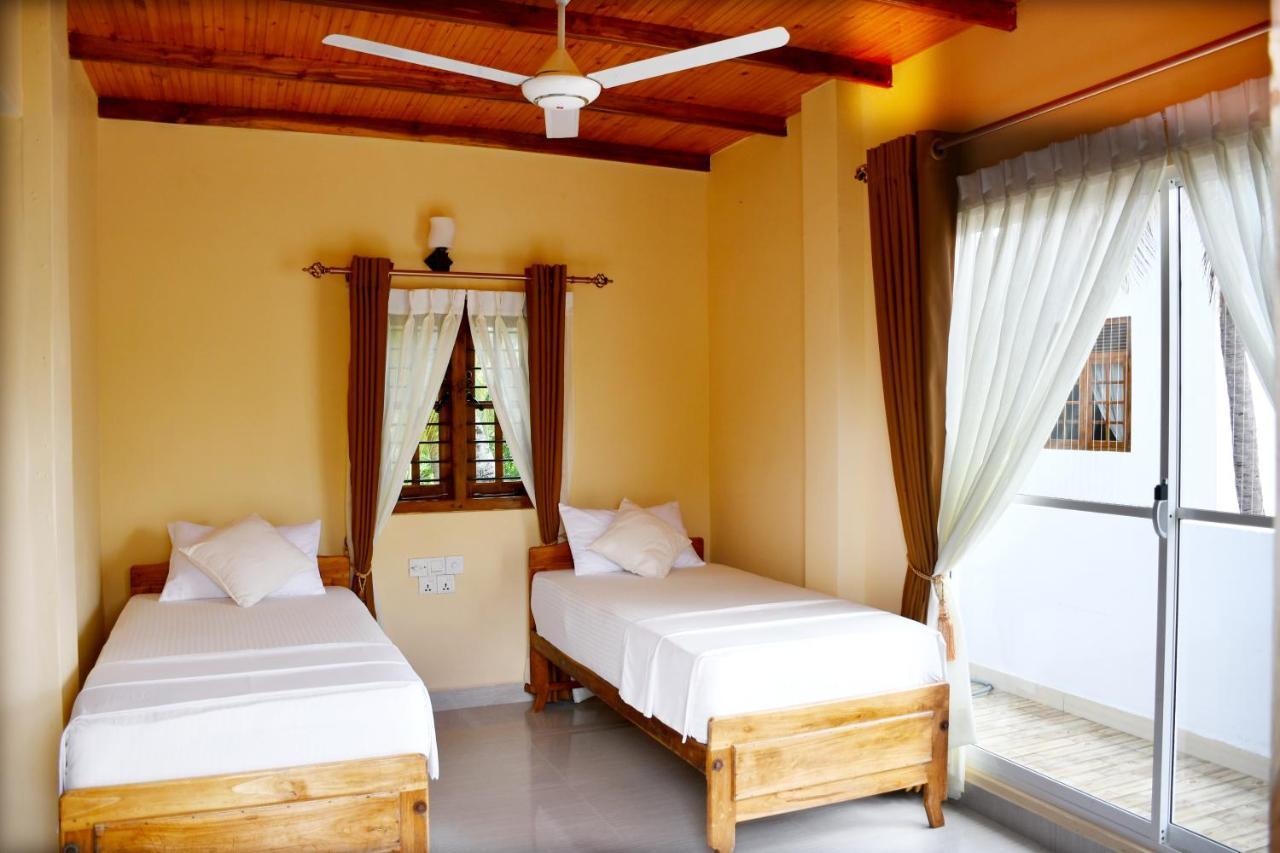 Bluewater Beach Resort Trincomalee Dış mekan fotoğraf