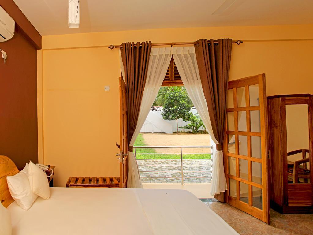 Bluewater Beach Resort Trincomalee Oda fotoğraf